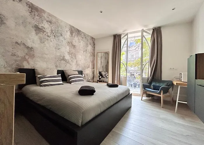 Appartement Tour D'auvergne - En Plein Centre Ville, Proche De La Cathédrale Et De La Place De Jaude *