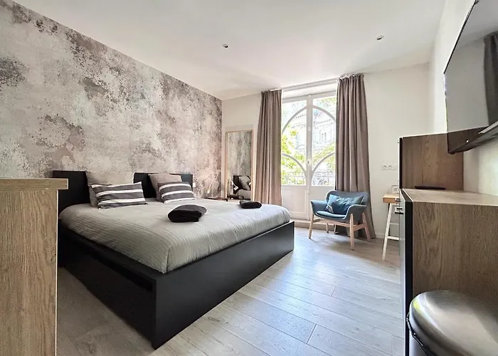 Tour D'auvergne - En Plein Centre Ville, Proche De La Cathédrale Et De La Place De Jaude Appartement *